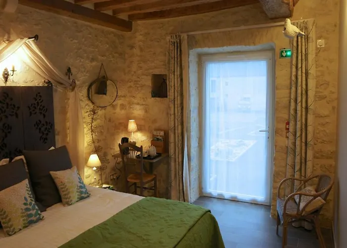 Les Oiseaux De Passage فندق مبيت وإفطار