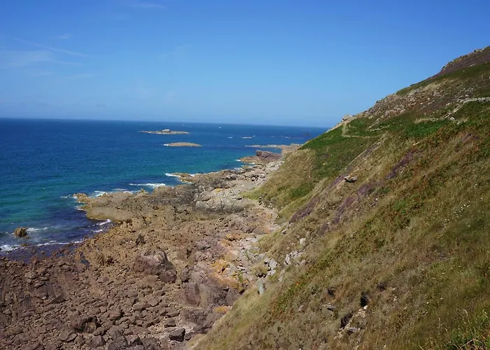 Les Oiseaux De Passage إيزيغني سور مير