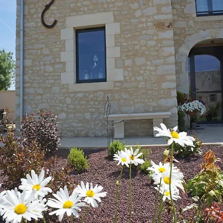 Les Oiseaux De Passage Bed & Breakfast 2*